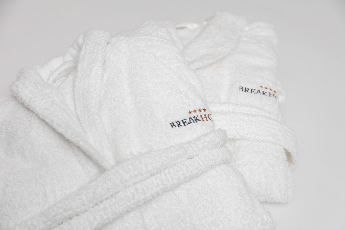 Break-Hotel-11-24-90